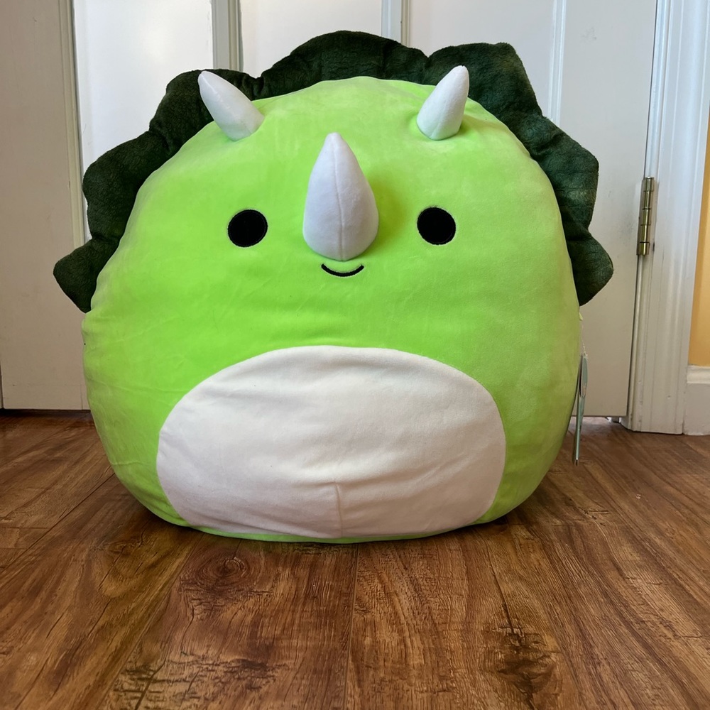 16’’ SQUISHMALLOW W TAGS